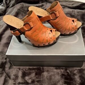 Jessica Simpson leather heeled mule
